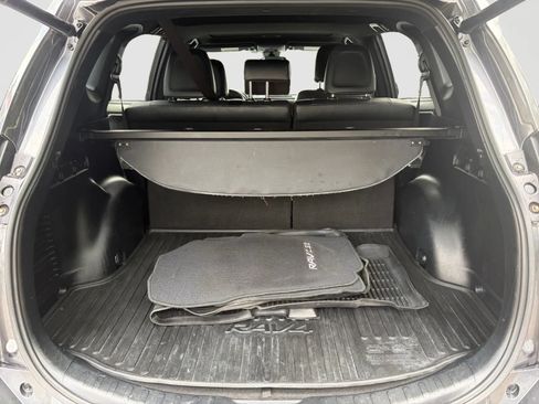 Used 2018 Toyota RAV4 SE w/ Power Extra Value Package AWD/4WD image 16