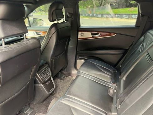 Used 2016 Lincoln MKX Reserve w/ Luxury Package AWD/4WD image 9