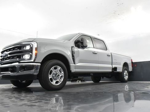 New 2026 Ford F250 XLT w/ XLT Premium Package RWD image 27