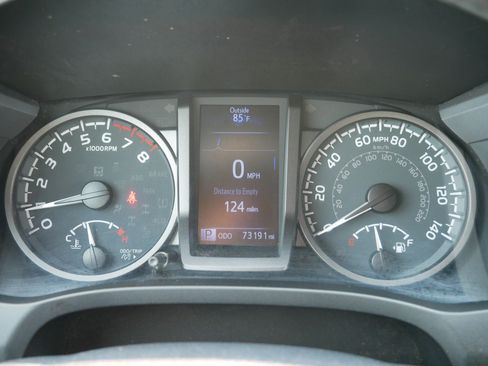 Used 2020 Toyota Tacoma TRD Off-Road AWD/4WD image 21