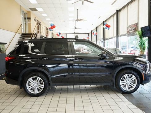 Used 2024 Mitsubishi Outlander ES image 15