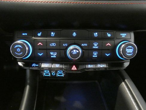 Used 2024 Dodge Durango GT image 15