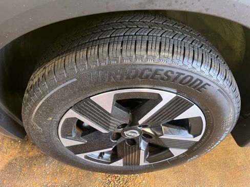Used 2025 Nissan Kicks SR FWD image 23