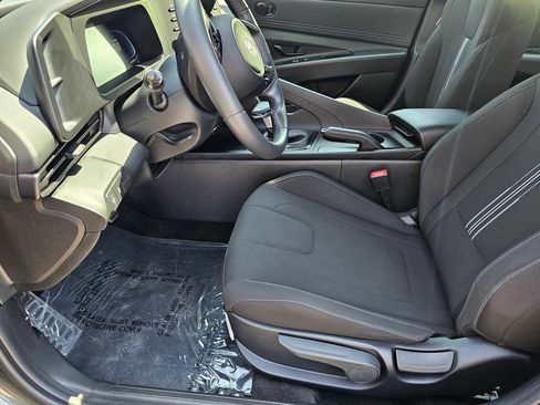 Certified 2025 Hyundai Elantra Sport FWD image 23