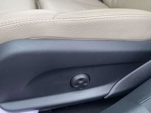 Used 2016 Mercedes-Benz C 300 Sedan image 15