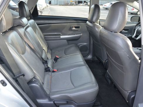 Used 2013 Toyota Prius V Three image 9