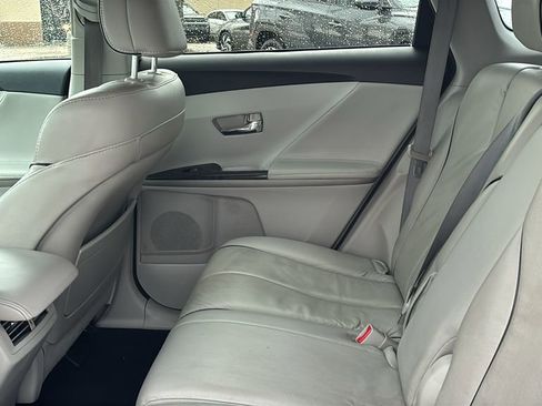 Used 2013 Toyota Venza XLE image 30