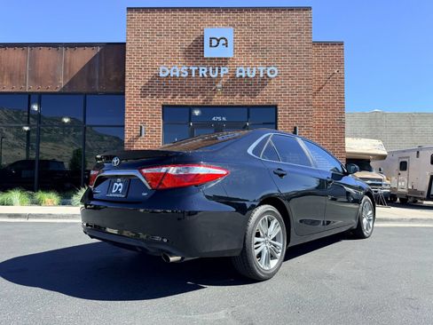 Used 2015 Toyota Camry SE FWD image 8