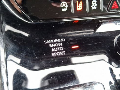 Used 2023 Jeep Wagoneer L Series II image 25