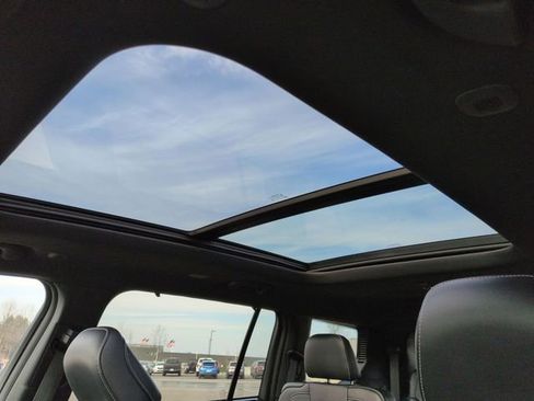 Certified 2024 Jeep Grand Cherokee L Limited w/ Luxury Tech Group II image 13