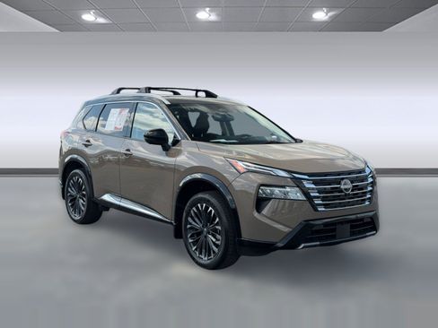 Certified 2025 Nissan Rogue Platinum FWD image 11