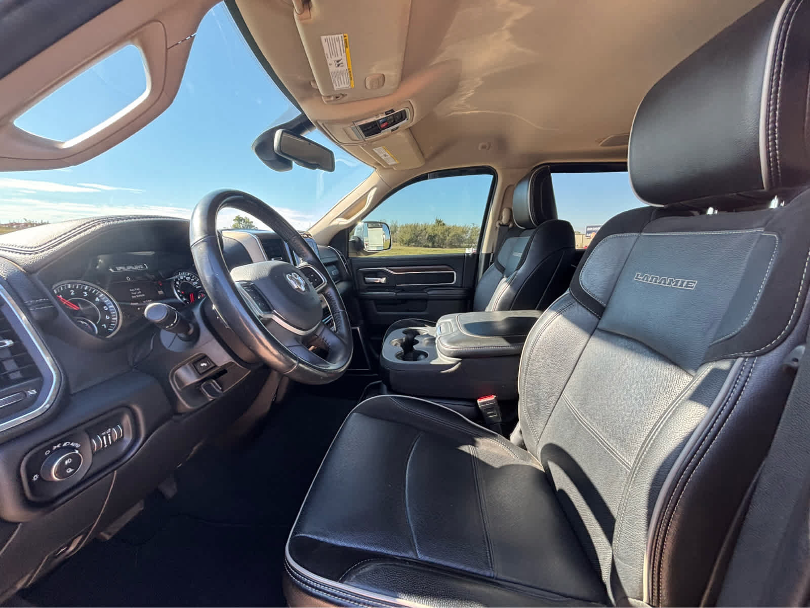 Used 2022 RAM 2500 Laramie AWD/4WD image 16