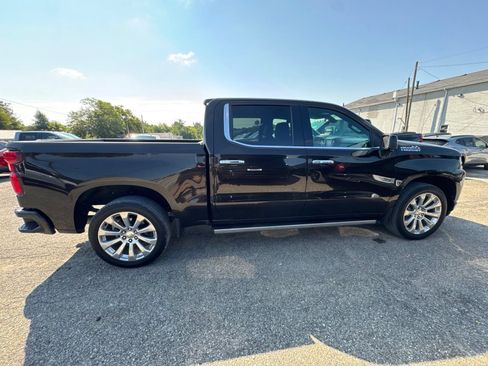 Used 2019 Chevrolet Silverado 1500 High Country w/ Technology Package AWD/4WD image 7