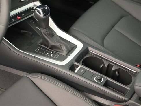 New 2025 Audi Q3 2.0T Premium image 17