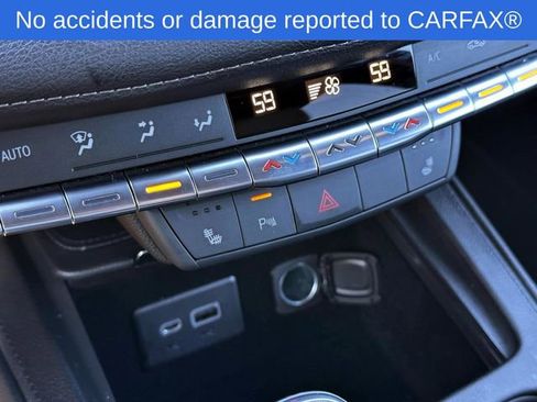 Certified 2023 Cadillac XT4 Luxury w/ Cold Weather Package image 27