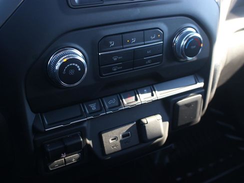 Used 2023 GMC Sierra 3500 Pro w/ Convenience Package image 26