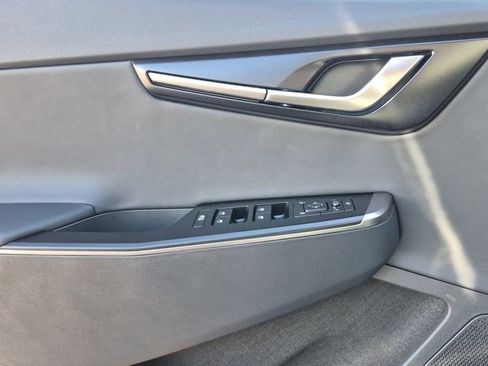 New 2025 Kia EV6 Light w/ Light LR Technology Package image 6