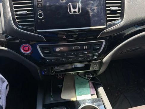 Used 2025 Honda Ridgeline Black Edition image 14