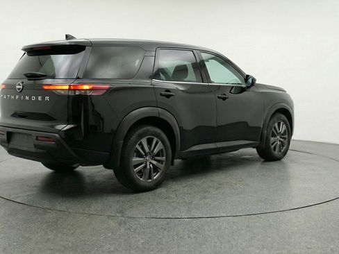Used 2025 Nissan Pathfinder SV FWD image 9