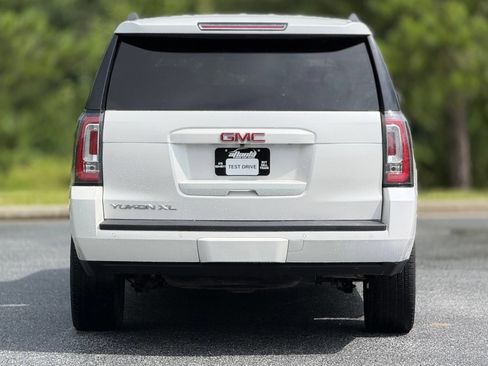 Used 2020 GMC Yukon XL SLT w/ Open Road Package AWD/4WD image 6