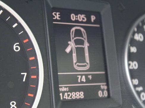 Used 2012 Volkswagen Tiguan S FWD image 21