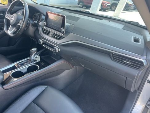 Used 2024 Nissan Altima 2.5 SR image 21