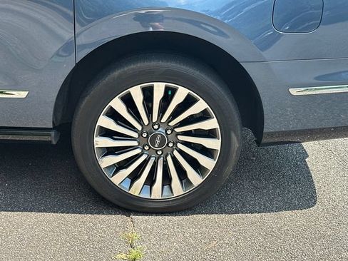 Used 2019 Lincoln Navigator L Reserve AWD/4WD image 20