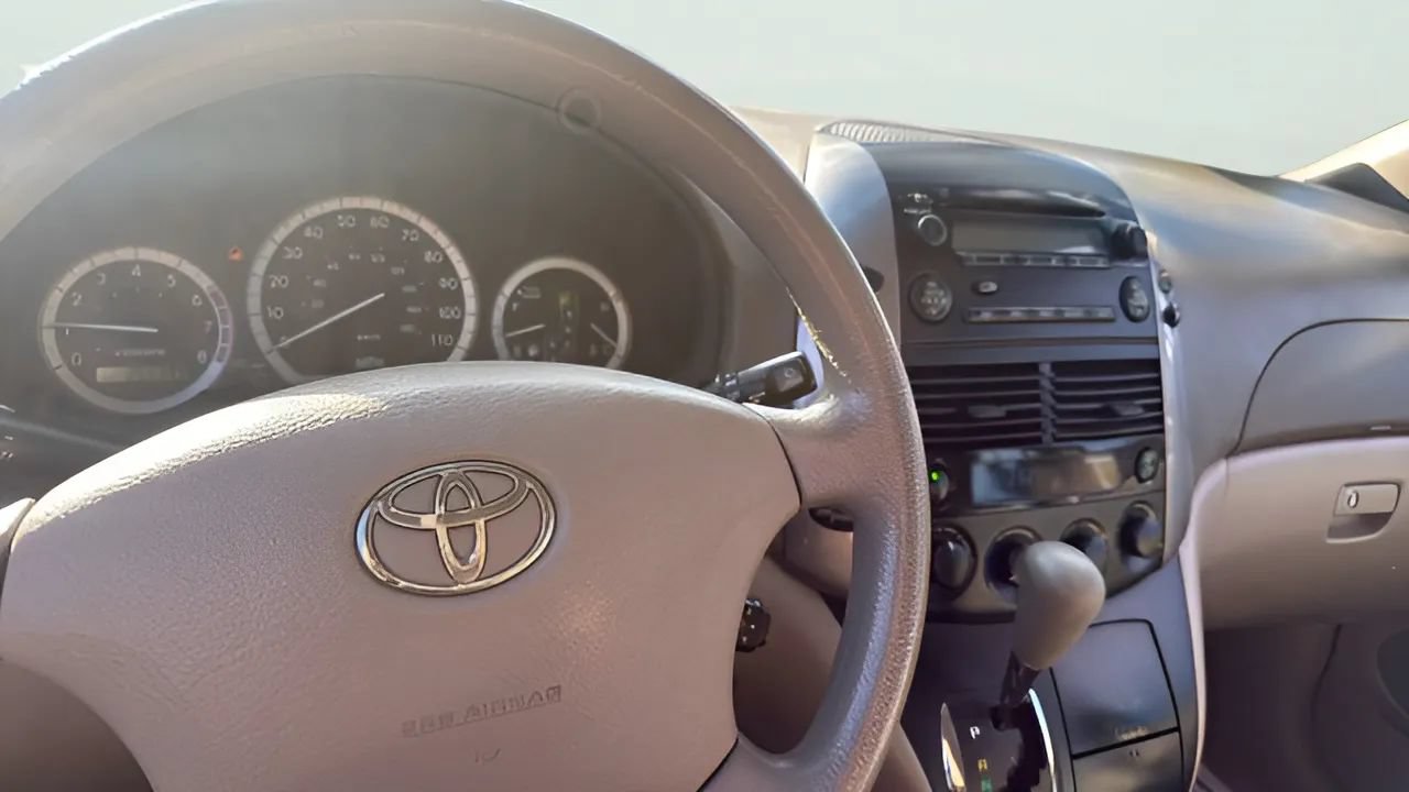 Used 2006 Toyota Sienna CE w/ CE Pkg 1 FWD image 10
