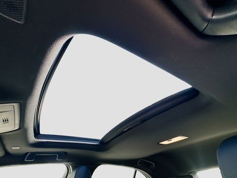 Used 2025 Lexus UX 300h FWD image 19