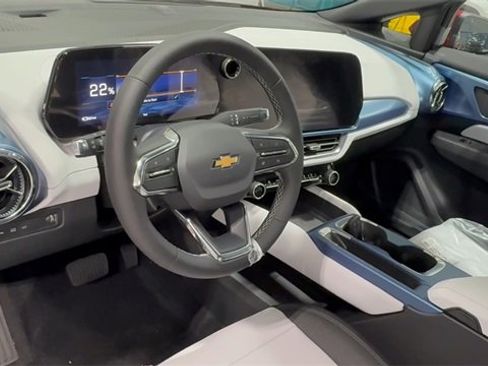 New 2026 Chevrolet Equinox EV LT image 10