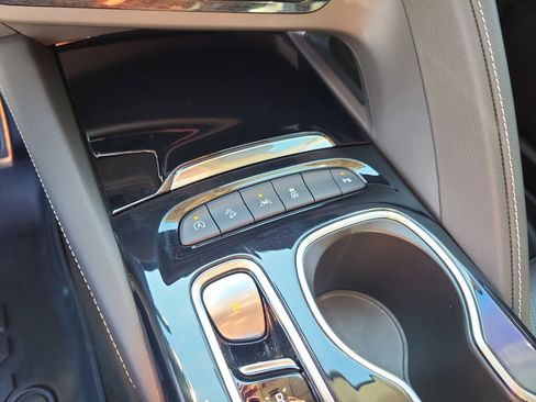 Used 2023 Buick Envision Essence w/ Sport Touring Package image 23