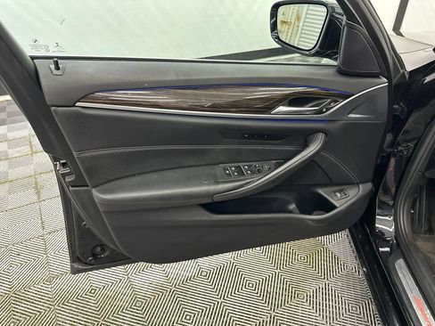 Used 2018 BMW 530i xDrive AWD/4WD image 11