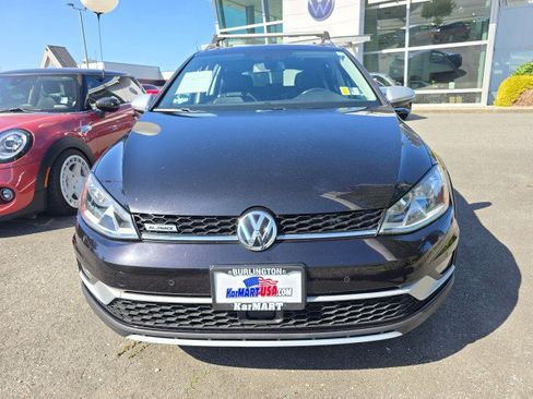 Used 2017 Volkswagen Golf Alltrack S image 9