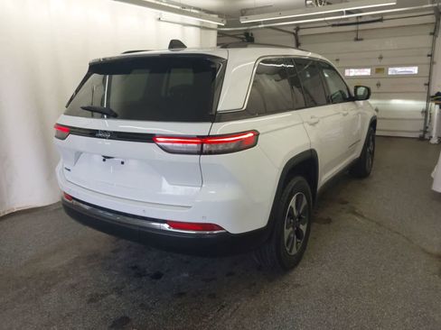 Used 2023 Jeep Grand Cherokee 4WD 4xe image 4