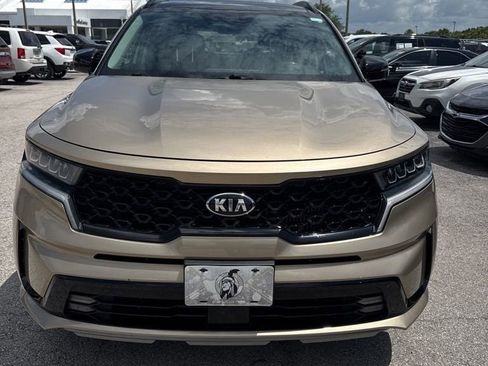 Used 2021 Kia Sorento EX w/ Panoramic Sunroof Package FWD image 2
