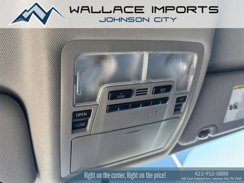 Used 2016 Toyota Highlander XLE image 17