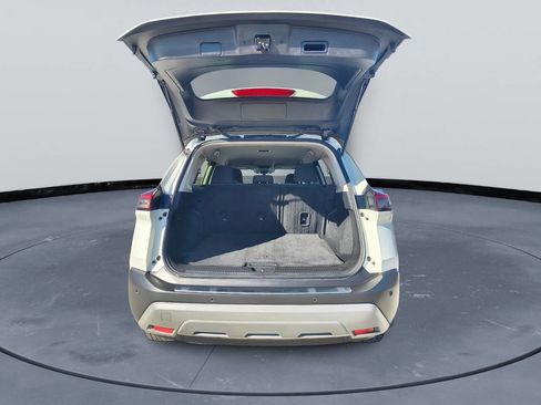 Used 2022 Nissan Rogue SV image 8