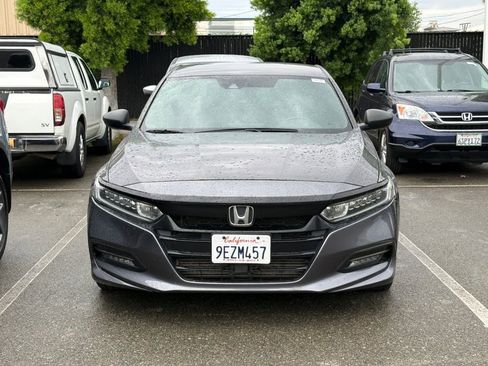 Used 2018 Honda Accord Sport image 3