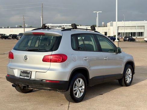 Used 2017 Volkswagen Tiguan S FWD image 9