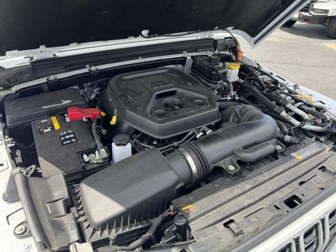 Used 2025 Jeep Wrangler Sahara w/ Safety Group image 40