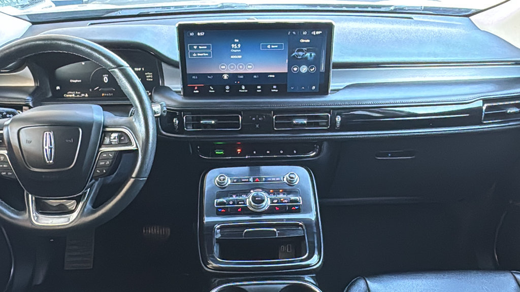 Used 2022 Lincoln Nautilus FWD w/ Premium Package image 10