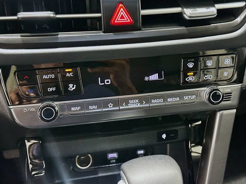Used 2024 Kia Seltos SX AWD/4WD image 15
