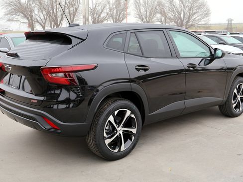 New 2026 Chevrolet Trax RS w/ Driver Confidence Package FWD image 4