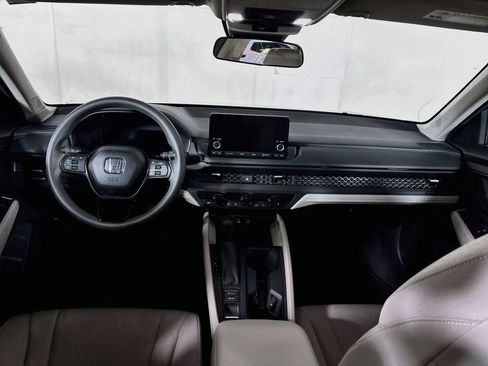 Used 2025 Honda Accord SE image 12