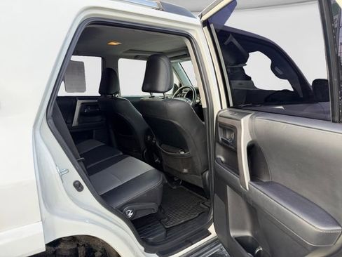 Used 2020 Toyota 4Runner SR5 Premium w/ Moonroof Package AWD/4WD image 26