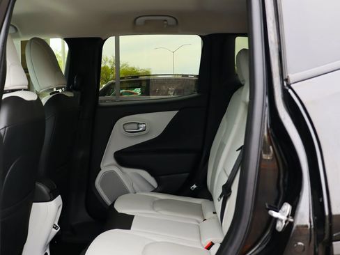 Used 2022 Jeep Renegade Limited AWD/4WD image 33
