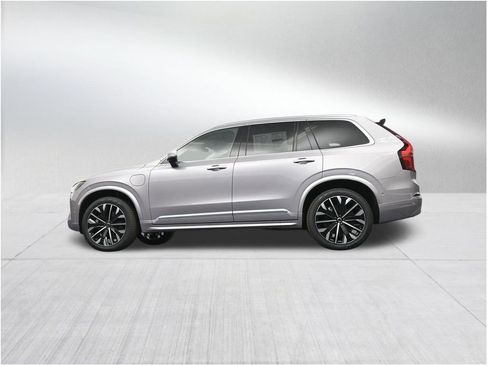 New 2026 Volvo XC90 T8 Plus AWD/4WD image 22