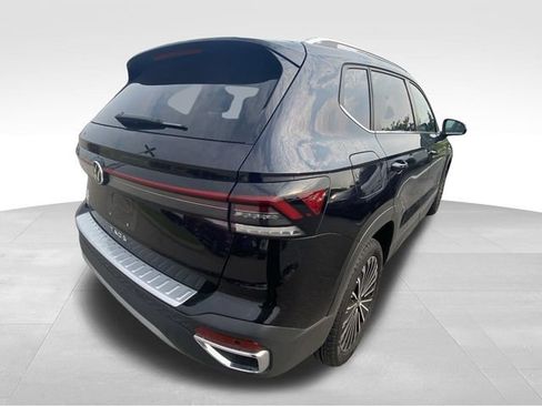 Used 2025 Volkswagen Taos SE FWD image 9