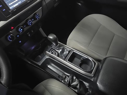 Used 2018 Toyota Tacoma SR5 image 26