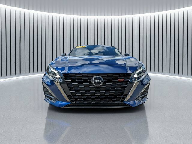 Used 2024 Nissan Altima 2.5 SR w/ SR Premium Package FWD image 9